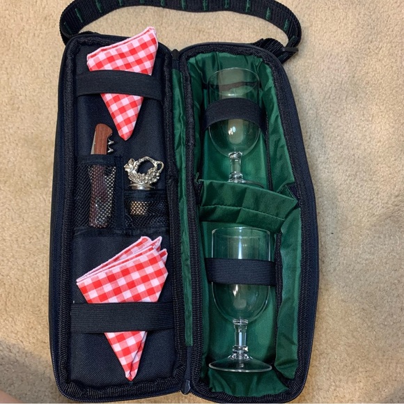 Picnic Time Insulated Wine Bag w/ Accessories - Picture 1 of 16